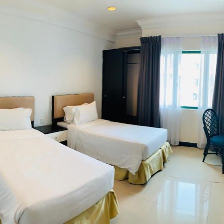 Likas Square - Kk Spacious Homestay Kota Kinabalu Exterior photo